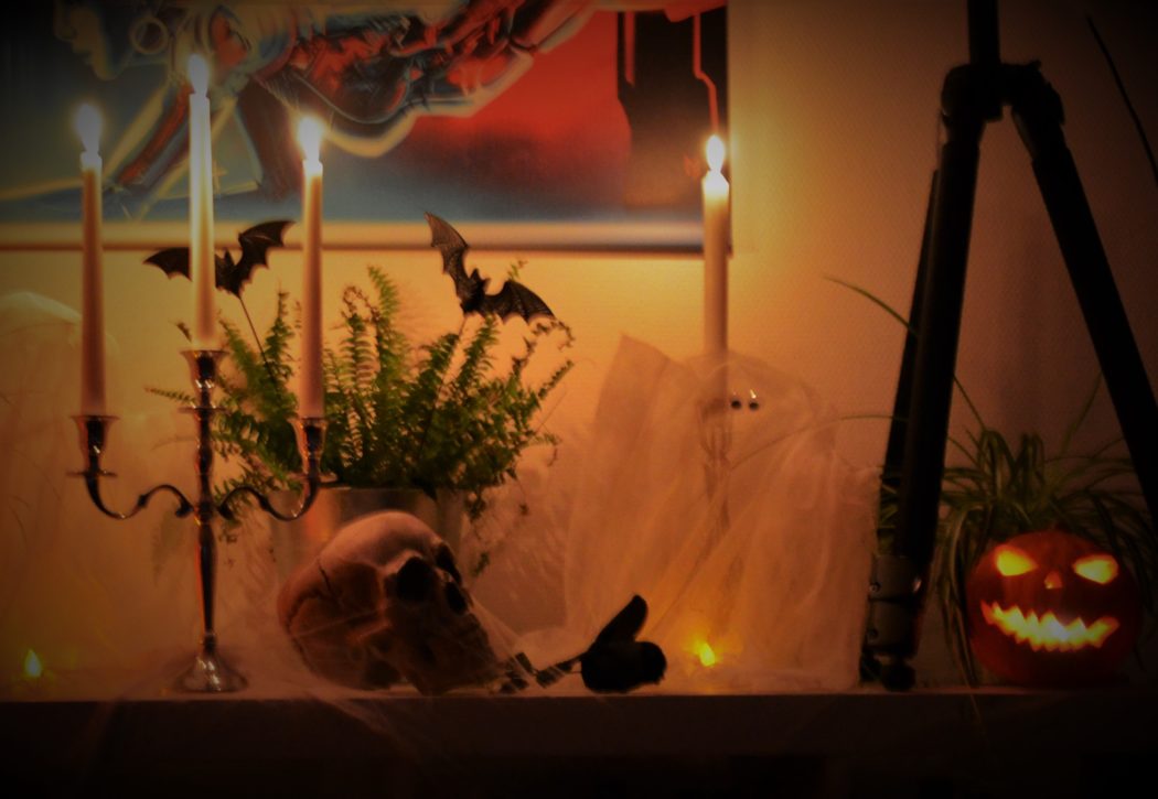 Schwebende Gespenster – KrimsKramsBlog